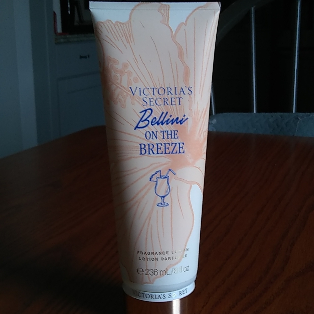 VS Bellini On the Beach Lotion NWT